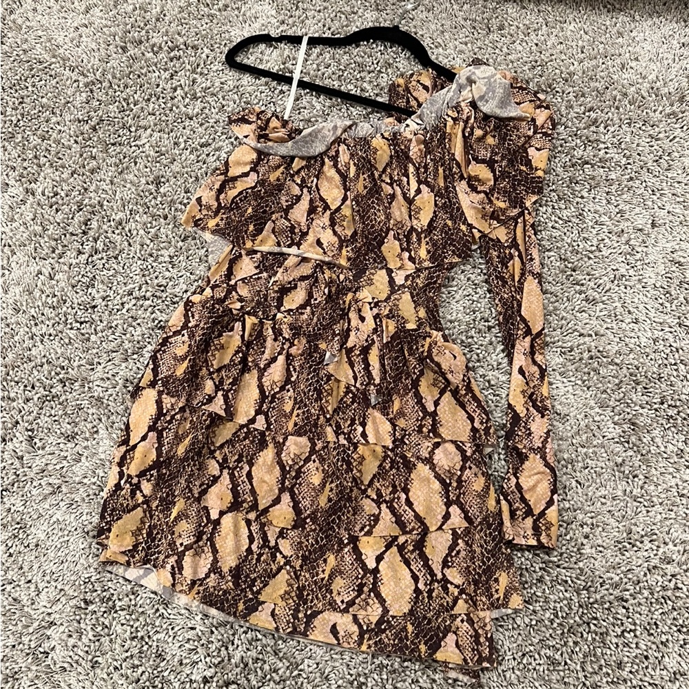 Gorgeous revolve dress!